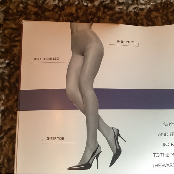Hanes silk reflections non-control top pantyhose, barely black, size: CD - Picture 5 of 12